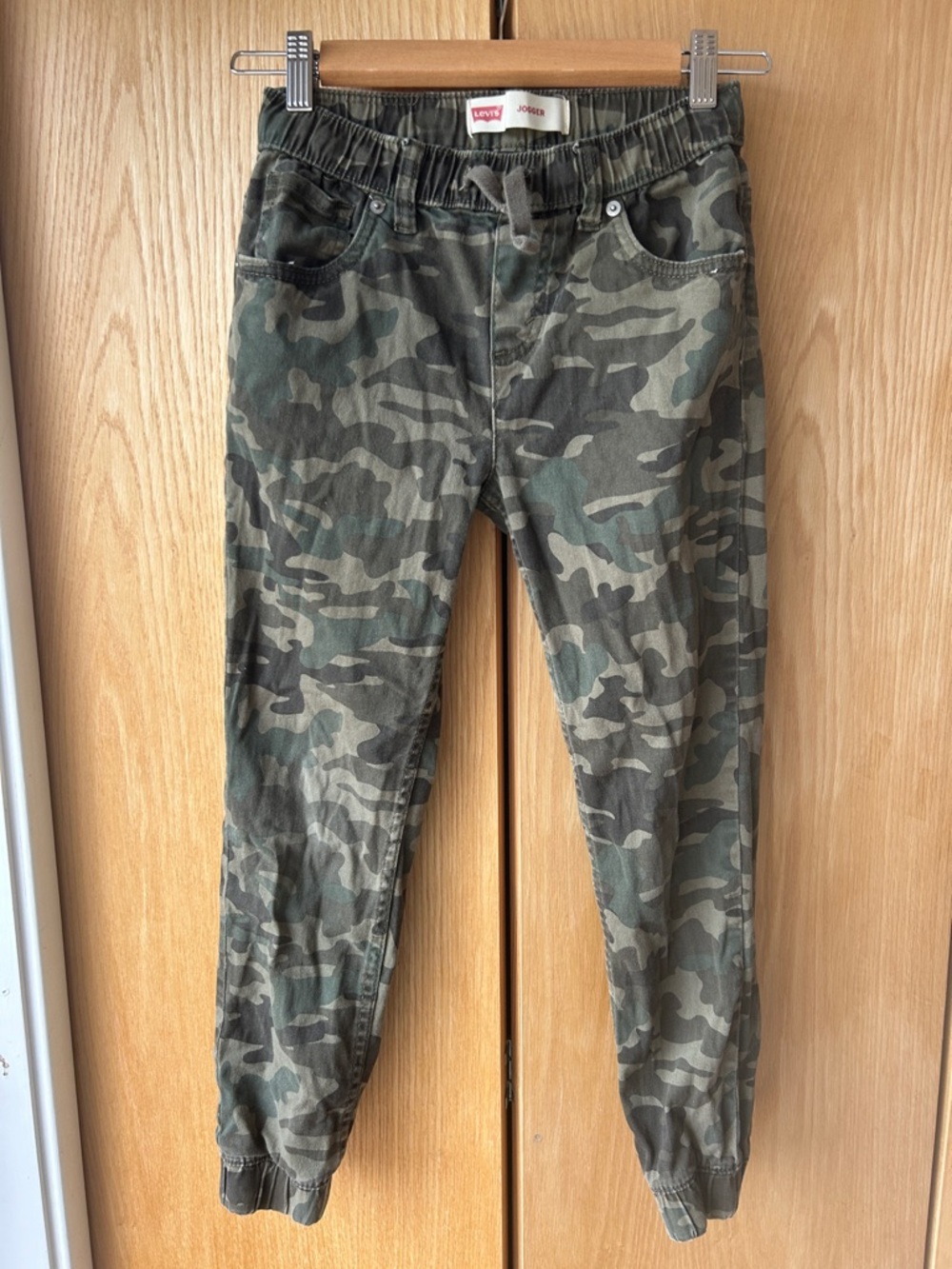 Levi's Green Camo Elastic Waist Jogger Pants
